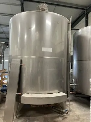_UNKNOWN_ 10,000 LITRE Stainless Steel Tanks | Perry Equipment (1)