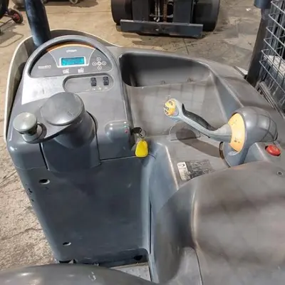 USED 2019 CROWN RR5725-45