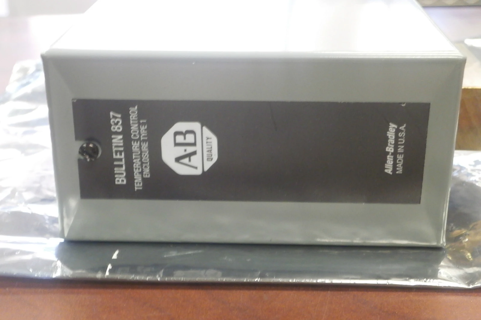NEW Allen-Bradley 837