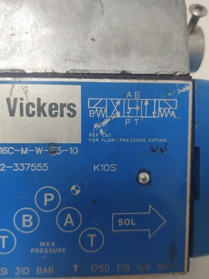USED Eaton DG4V4-016C-M-W-B5-10