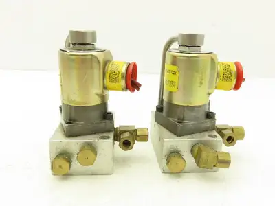Versa ESM 8012 66 Z CLL36 Solenoid Valve 75psi 120V 1/4"npt Manifold  Lot of 2