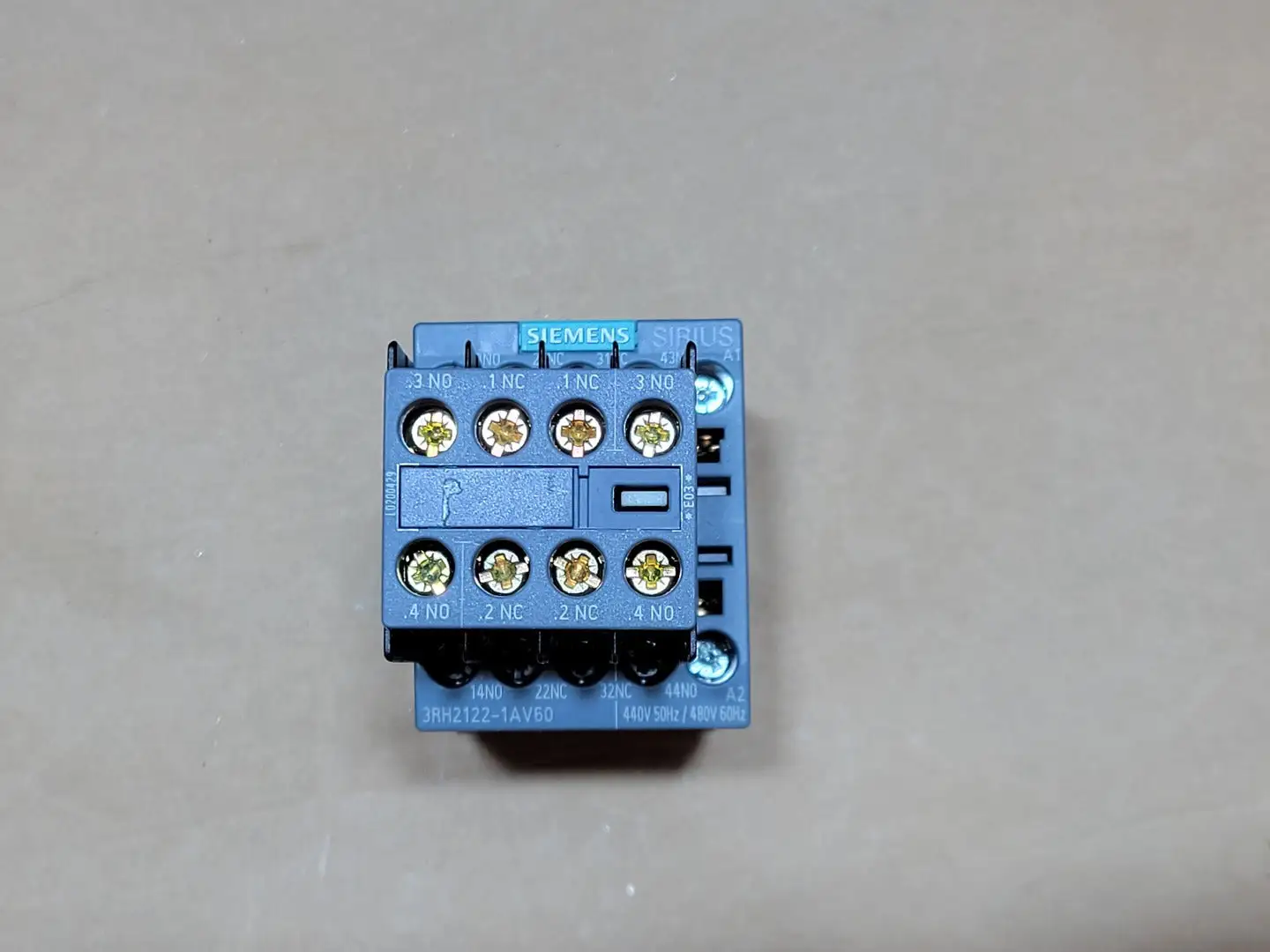 USED SIEMENS 3RH2911-1FA22