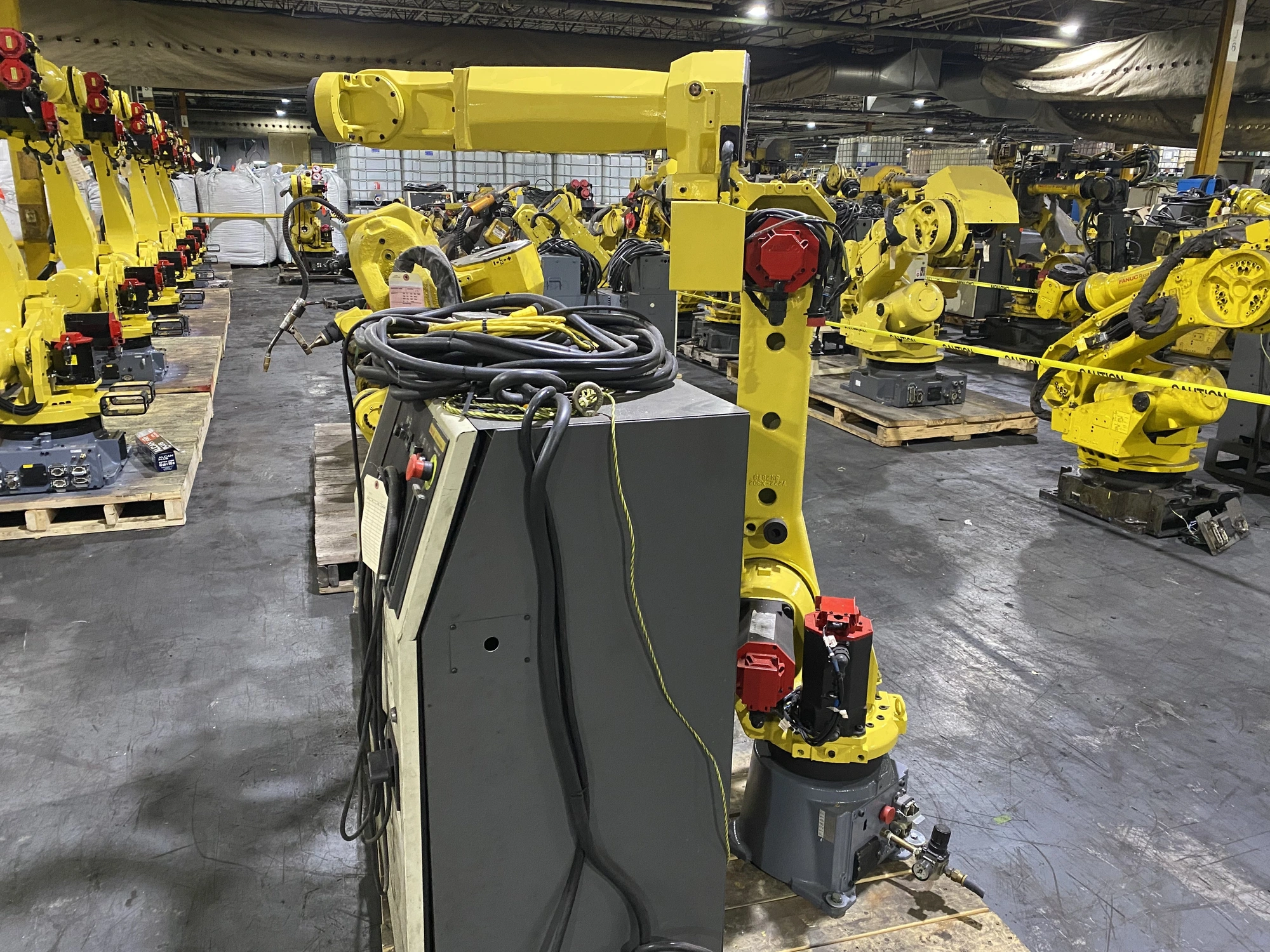 USED 2008 FANUC ArcMate 120iC + R-30iA