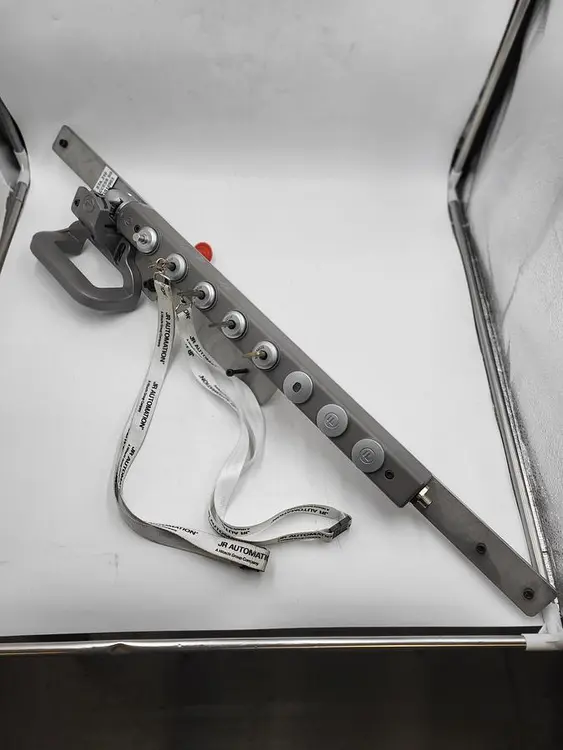 Used FORTRESS INTERLOCKS FORTRESS PART: THHRXGNGNGNGNSMELEBQM ITEM: 00598444 INTERLOCK FEATURES A HINGED ACTUATOR Switch Parts | ND Industrial Surplus #1211488
