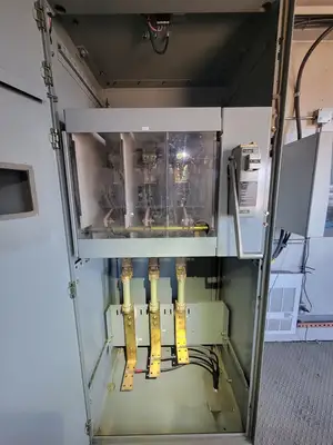 5kV Motor Control Center (MCC) Unit w/ (4) Breakers & (2) Load-Break Switches