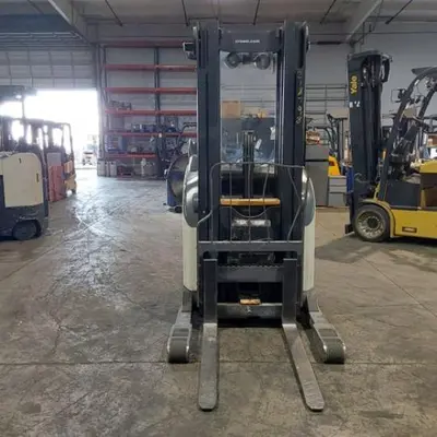 USED 2016 CROWN RR5725-45