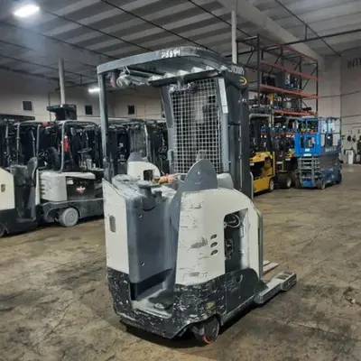 USED 2019 CROWN RR5725-45