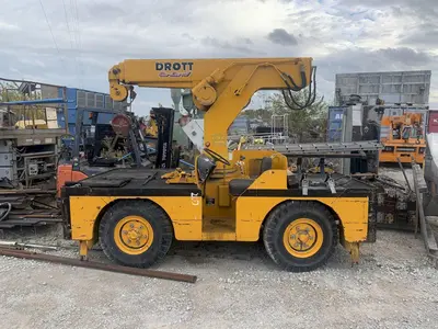 DROTT 85RM-2 Cranes, Truck | Rock Solid Tools (2)