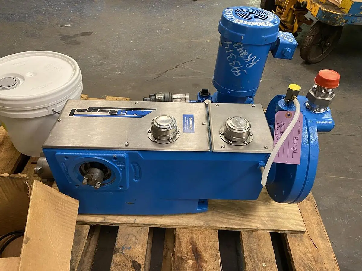 USED MILTON ROY MILROYAL