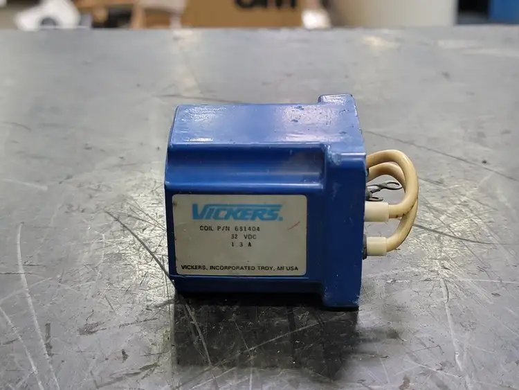 Used VICKERS 681404 Valves/Fittings British Columbia CA | Lenmark #256084