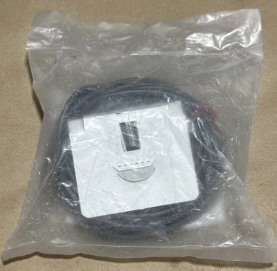 NEW Omron E3ZM-CT82B