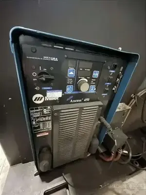 USED 2011 GENESIS Robots