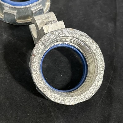 NEW Thomas & Betts 3883