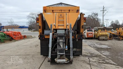 USED 2005 INTERNATIONAL WORKSTAR 7400