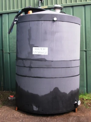 10,000L Vertical Black Polypropylene Enclosed Tank
