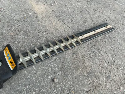 PoulanPro PR 2322 Hedge Trimmer