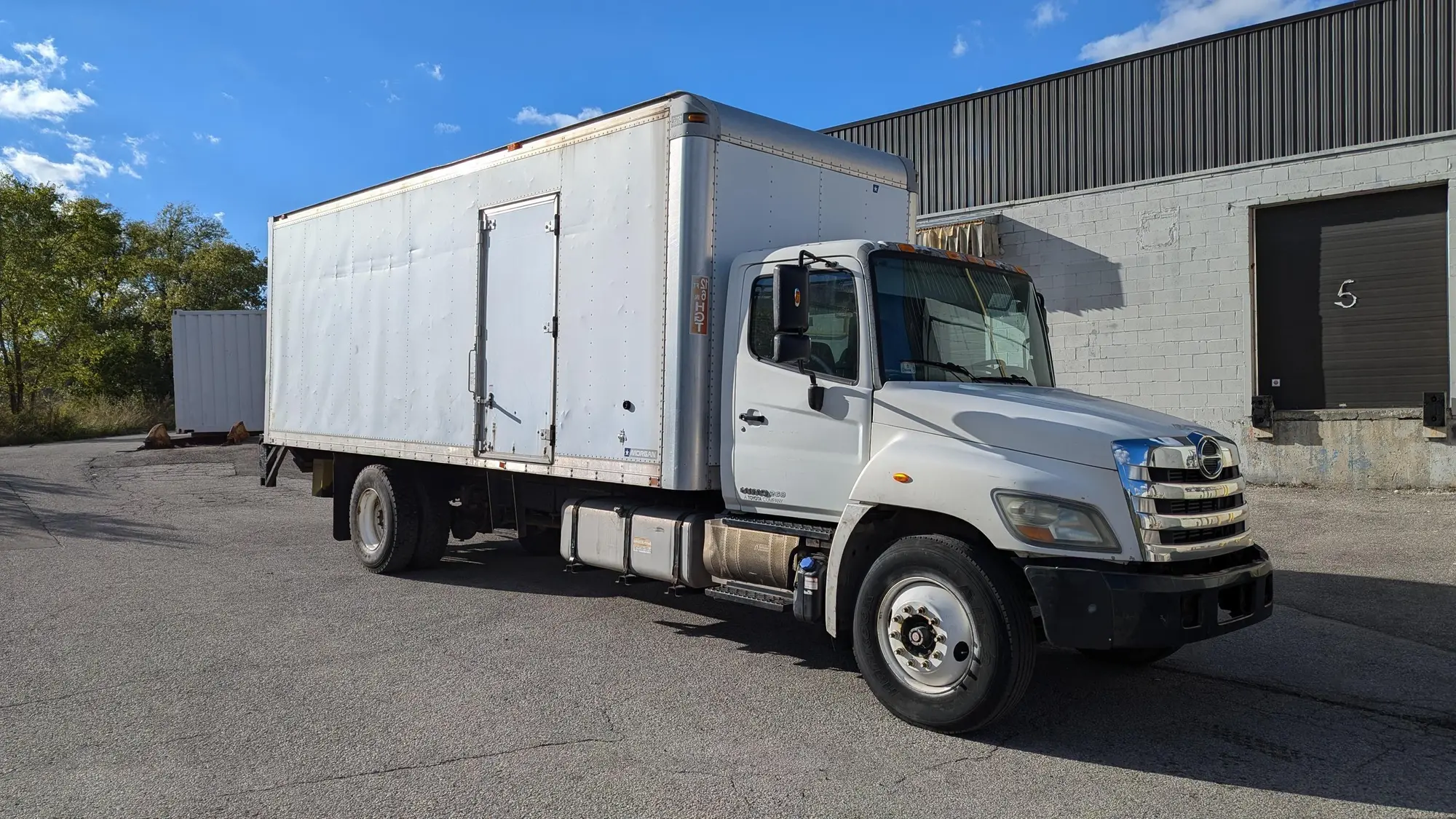 USED 2011 HINO 268
