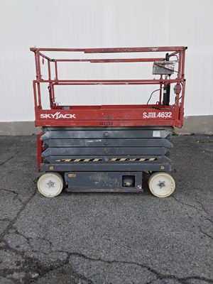 USED 2014 Skyjack SJ4632