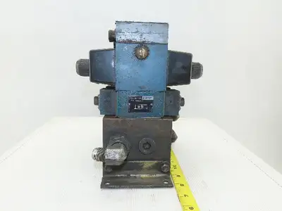 Rexroth 4WE10D31/0FCW110N9DAL 4/2 Way Hydraulic Valve Check Assembly 115V Coil