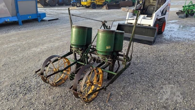 USED JOHN DEERE 246