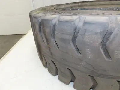 Mitco Solid Solver 8.15-15 Forklift Tire Traction Black 6x220mm Rim