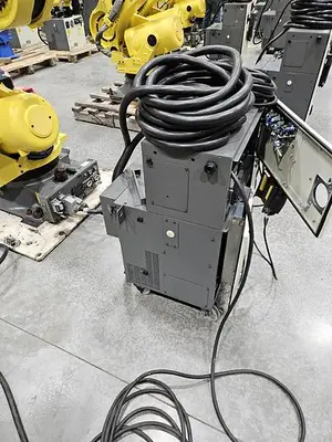 USED 2015 FANUC R-2000IC/210F