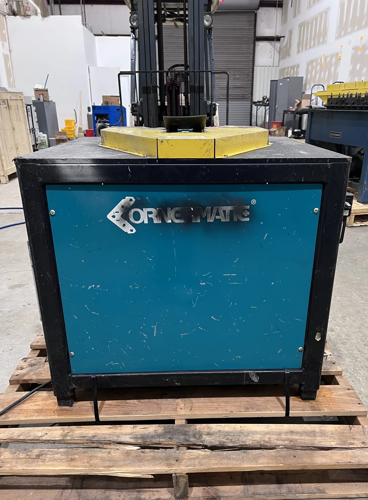 Used _UNKNOWN_ _UNKNOWN_ Corner Formers Maryland US | 1987 Machinery #1409809