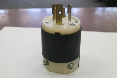 USED Hubbell 20 Amps, 125 Volts
