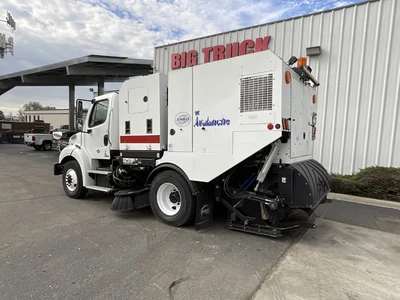 Used 2014 FREIGHTLINER M2 Street Sweeper California US | Big Truck & Equipment #1412286