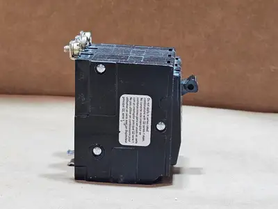 Used SQUARE D QOB315 Switchgears British Columbia CA | Lenmark #1438564