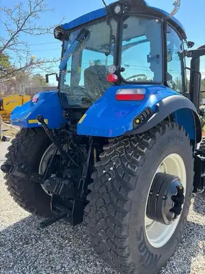 New | in-Stock 2025 NEW HOLLAND T5.120 Utility Tractors Maine US | Beauregard Equipment #1511337