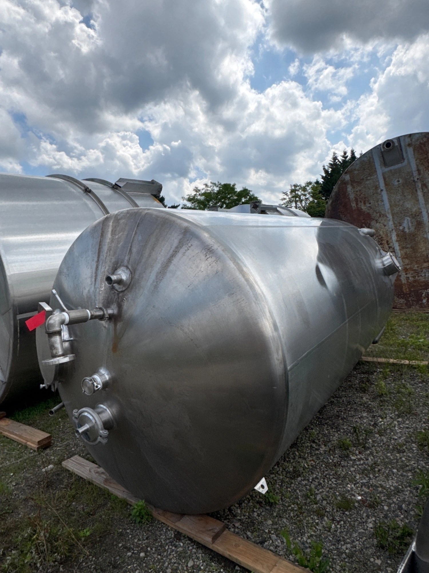 3,000 Gallon Stainless Steel Tank