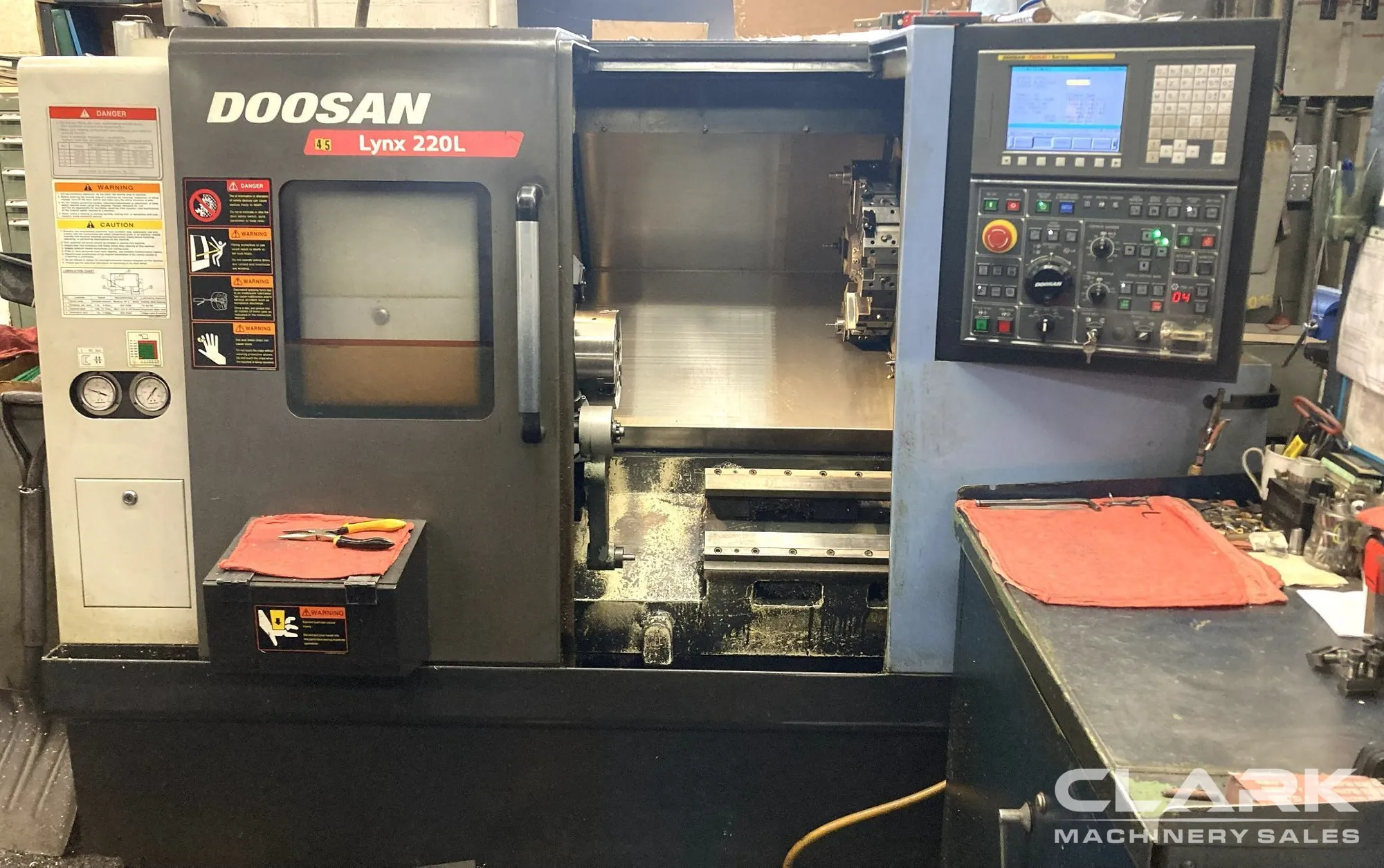 2008 DOOSAN LYNX 220LC, 8200 HOURS