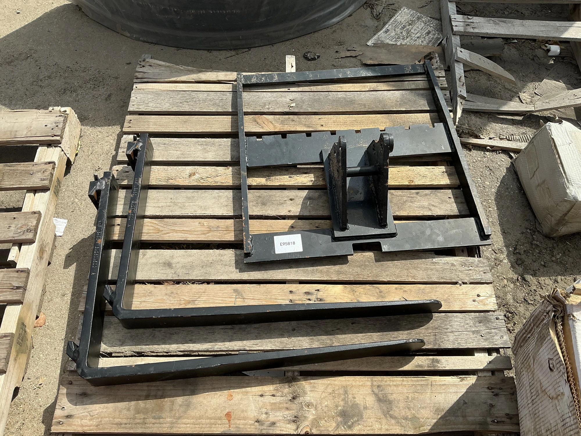 Used _UNKNOWN_ _UNKNOWN_ Pallet Forks Michigan US | Miedema Asset Management Group #1322041