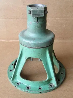 USED COMMANDER 9.00