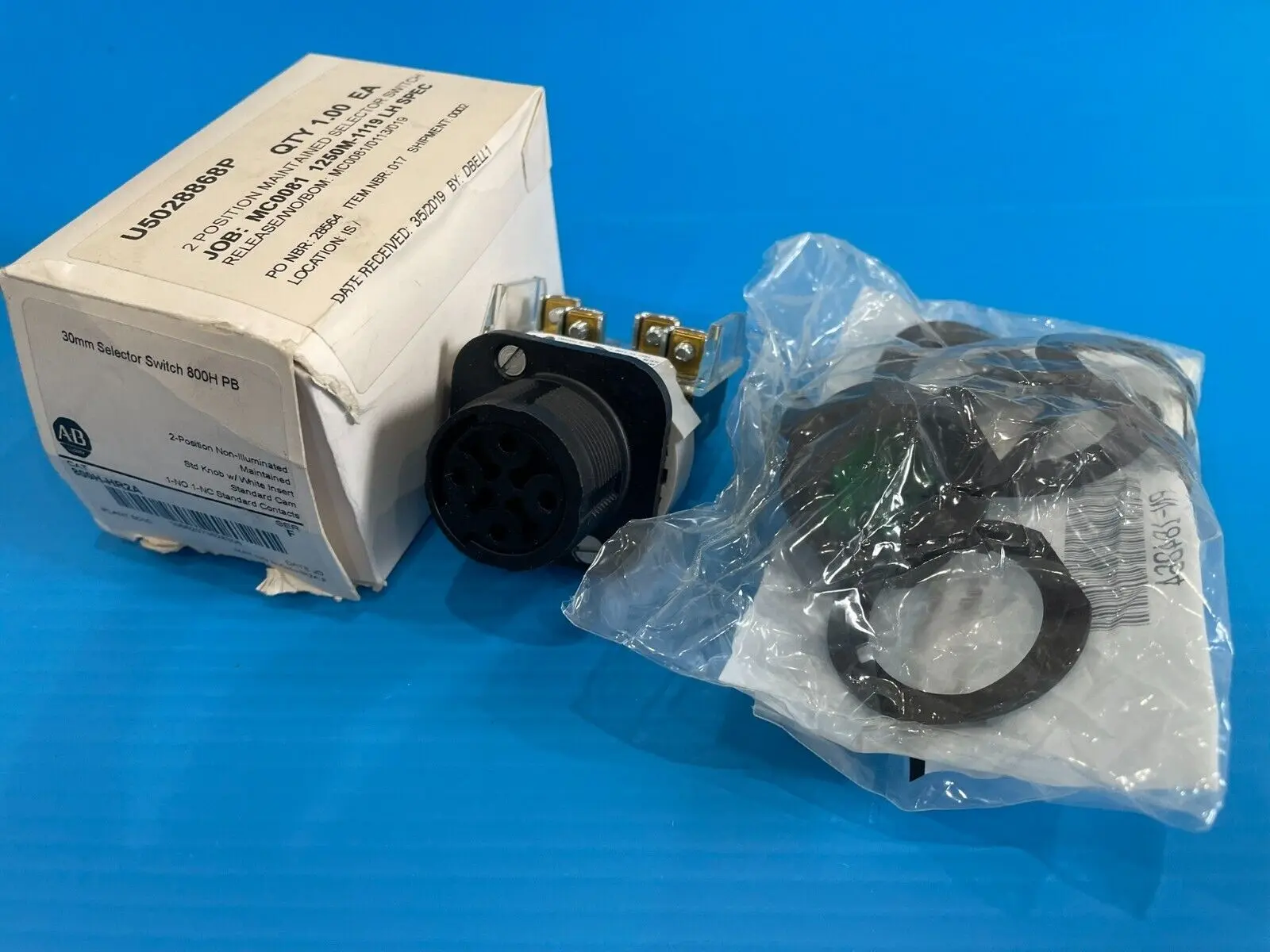 A / B 800H-HR2A SELECTOR SWITCH SER. F 800HHR2A NEW, SURPLUS