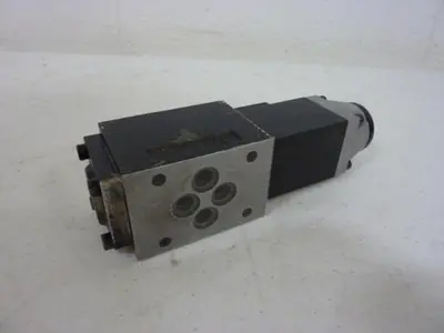 USED REXROTH 4WE6D52AG24NZ5L