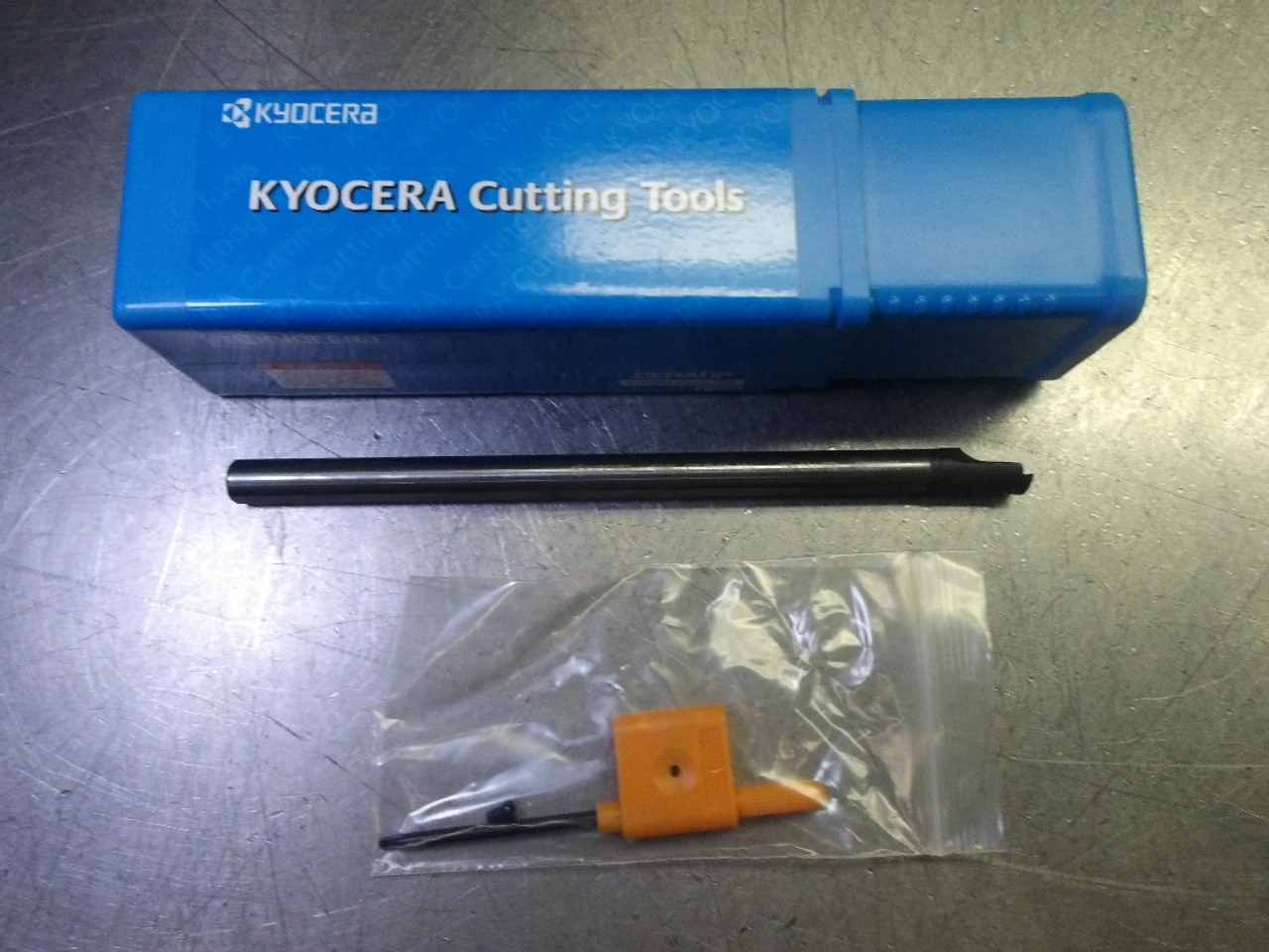 Kyocera 10mm Carbide Coolant Thru Boring Bar 8mm Shank E08L-STLPL09-10A (LOC1226A)