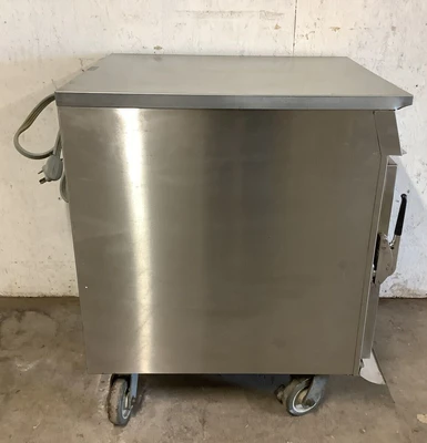 152-0439 Alto Shaam CH-76 Cook and Hold Oven with Smoker