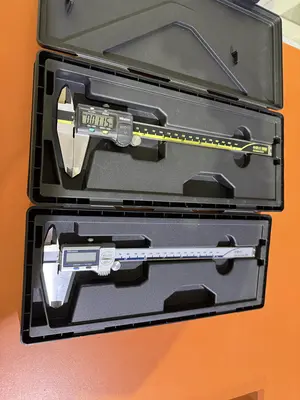 Mitutoyo Absolute AOS Digimatic Digital Caliper 0-7" & Mitutoyo Absolute IP67 Coolant Proof