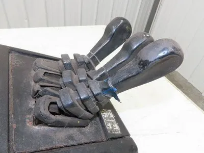 Hyster E60XM2-33 Forklift Sideshift 3 Lever Controls And Model Label