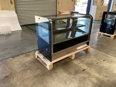 171-0283 48" Full Service Self Contained Bakery Cake Case Cooler