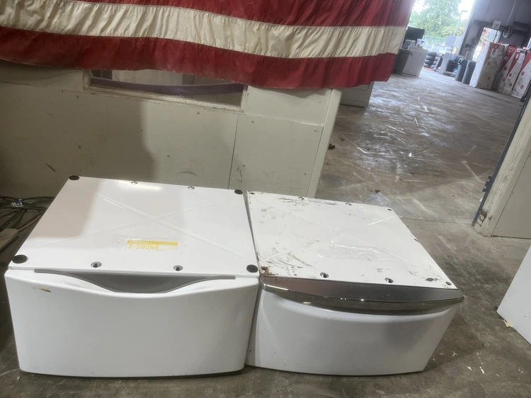 Used WHIRLPOOL _UNKNOWN_ Cabinets Michigan US | Miedema Asset Management Group #1425179