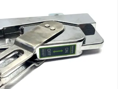 FH4XA | Noark  Electrical Operator Handle - Used