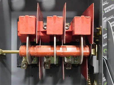Square D HU364AWK Non-Fusible Safety Switch Ser. E1 200A 600VAC/DC 150HP Used