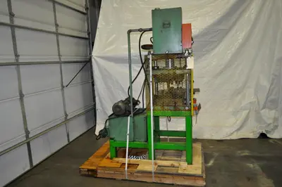 25 TON NINGBO BEILUN HYDRAULIC PRESS