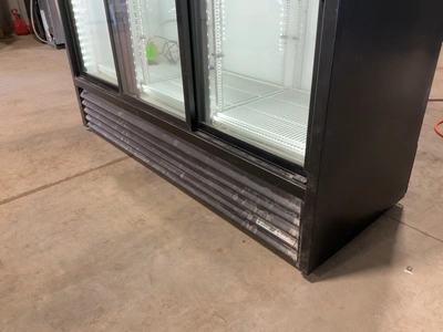 Used TRUE MFG GDM-69-HC-LD 78” 3-SECTION COMMERCIAL REFRIGERATOR/MERCHANDISER Display Refrigerators Michigan US | Miedema Asset Management Group #1580090