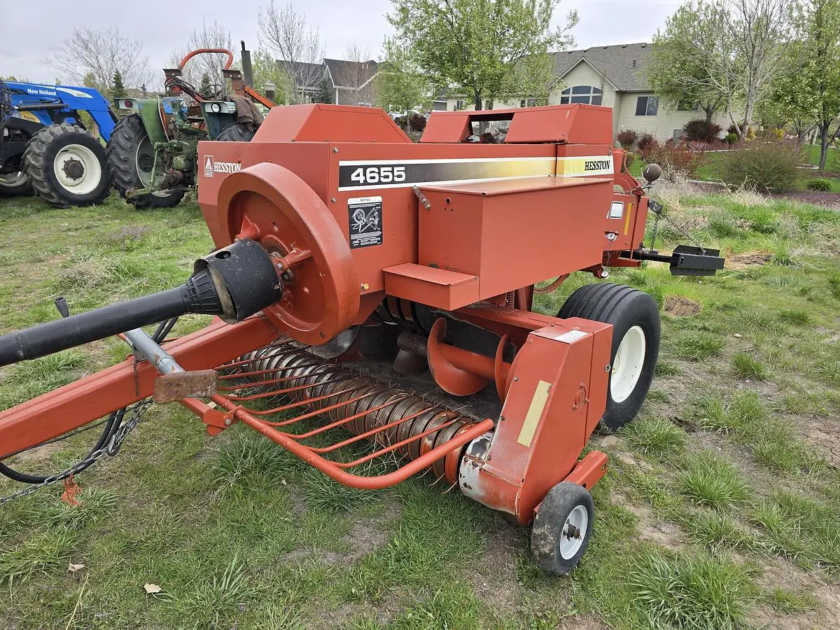USED 2003 HESSTON 4655