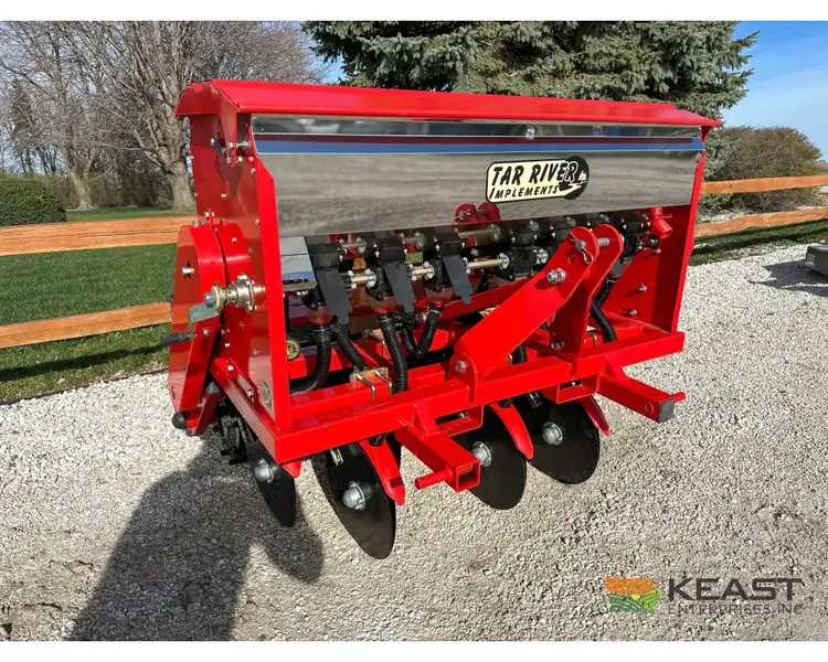 Used TAR RIVER _UNKNOWN_ Food Plot Seeders Iowa US | Keast Enterprises #1360509