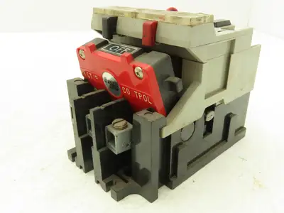 Arrow Hart AH33-233-U Motor Starter Contactor 3Ph 25Hp Size 3 550VAC W/480V Coil